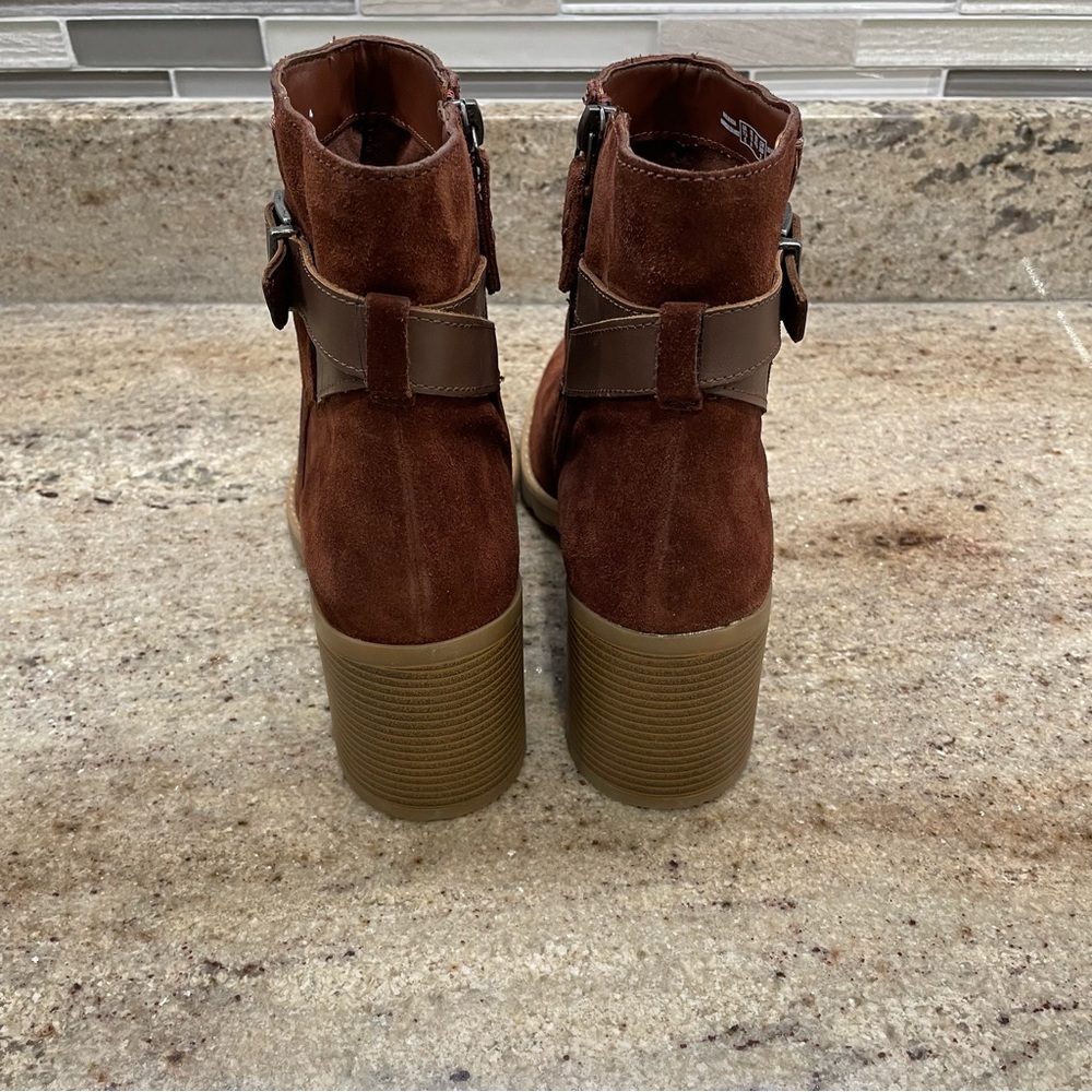 Clarks Clarkwell Hall British Tan Suede Heeled Bootie - Picture 6 of 14